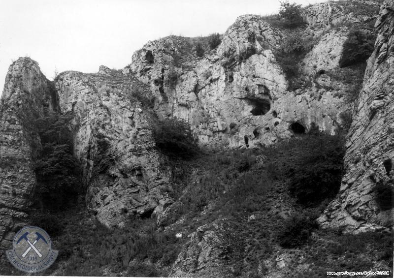 Fotografie : Synklinla v Kozel ve vpencch budanskch, v poped stna lomu Hostim ve vpencch sliveneckch., Srbsko