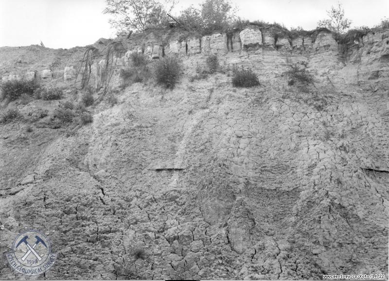 Fotografie : Most - Dl Obrnc mru, prbh polohy starch jezernch sediment v nadlo terciernch sediment, celek, Most