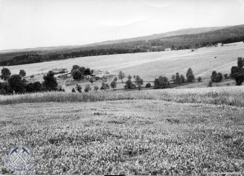 Fotografie Pohled na Snnou a Mlnskou: Pohled na Snnou a Mlnskou 3. st panoramatu, nad Kraslicemi