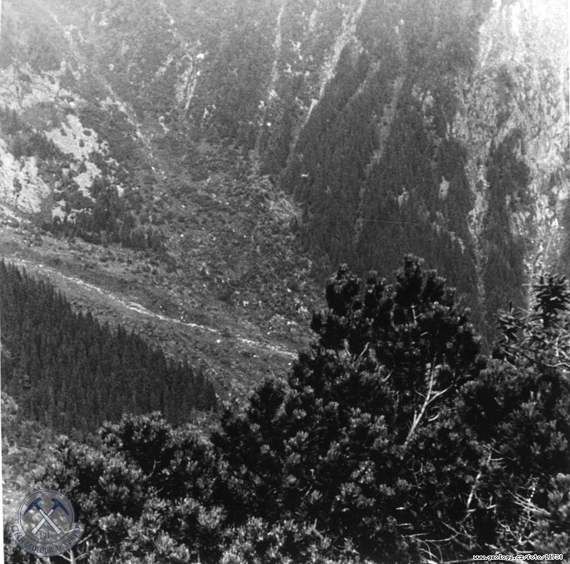 Fotografie : Pohled do pskch jam z Tereziny stezky, v popped kle., psk jmy