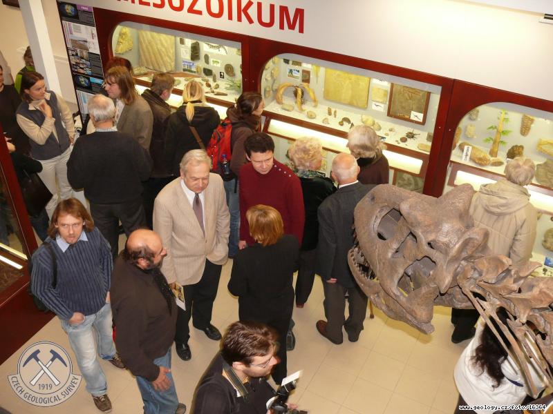 Fotografie Chlupovo muzeum historie Zem: Nvtvnci slavnostnho oteven Chlupova muzea historie Zem, PF UK