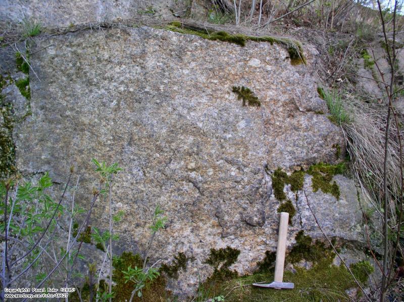 Fotografie ansk granit: ansk granit, Lmek u hlavn silnice Mukaov - any