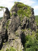 Sloupcovit odlunost bazaltoid na skalch pod vrcholem Vrabince., Pavla Grtlerov, 2009