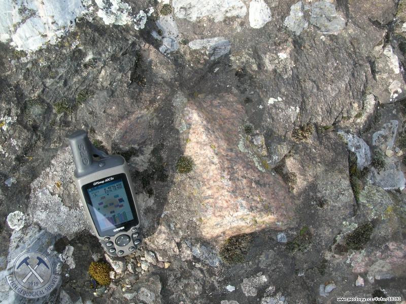 Fotografie Markv kopec: Valoun granitoidu v permokarbonskch (slepencch) brekcich, Markv kopec