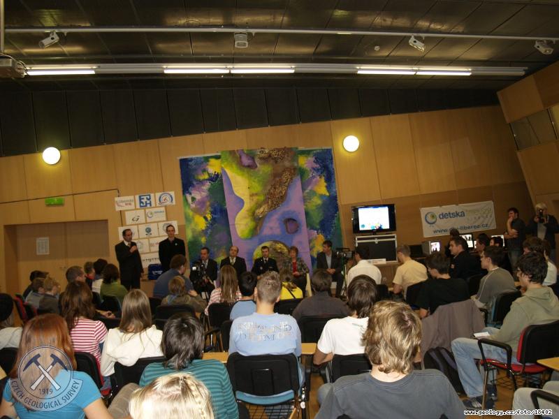 Fotografie Zahjen akce GISDAY 2009: Zahjen akce GISDAY 2009, panel zstupc podajcch organizac, Liberec