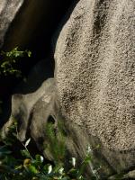 Msovit a polokulovit tvary konkvnho charakteru, zpsoben kulovitou odlunost granodiorit., Pavla Grtlerov, 2011