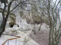 Vchod do jeskyn v jurskch vpencch., Ji Burda, 2012
