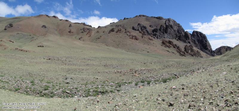 Photo : Permian rhyolite, Mongolian Altai, Mongolsk Altaj