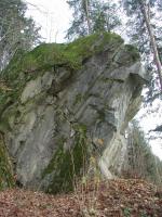 Ponikl, lom vstupu do jeskyn dolomitick vpence strm uklonn k severu a SSZ., Vclav Kachlk, 2011