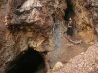 Geologick profil kyzovmi bidlicemi na vstupem do star valachovsk toly (Valachovsk jeskyn)., Pavel p, 2008