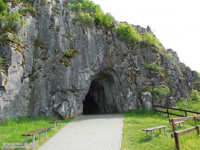 Photo : , Balcarova skla, vstup do jeskyn Balcarka