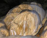 Jeskyn na Pomez je soustavou krasovch jeskyn v blm krystalickm vpenci stednodevonskho st, vzanou na sled skupiny Brann. , Radek Mikul, 2014