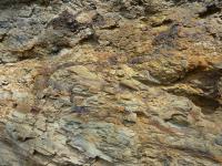 Skaln stna za nejjinjm domem ve Slavoov, polohy limonitovch rud v metadrobch, Josef Veea, 2015