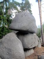 Kamenn stdo tvoen balvanovitmi tvary a jednotlivmi balvany vtinou hibovitch forem a viklan., Markta Vajskebrov, 2015