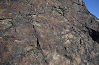 Vrazn skaln suk tvoen starohorn vulkanickou ediovou horninou zvanou spilit i tholeitick bazalt a metabazalt., Motykov Kamila - r Ji, 2015