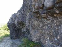 Skaln tvar Koka (271 m) vznikl stenm odtenm tetihornho magmatickho tlesa, kter proniklo do kdovch slnovc., Markta Vajskebrov, 2018