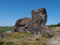 Skaln tvar Koka (271 m) vznikl stenm odtenm tetihornho magmatickho tlesa, kter proniklo do kdovch slnovc., Markta Vajskebrov, 2018