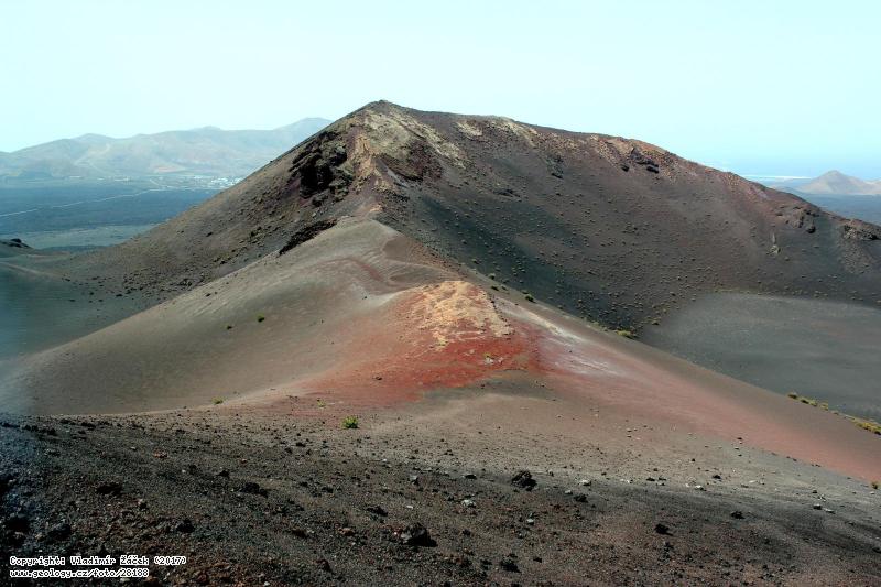 Photo Timanfaya NP, Lanzarote: Volcanoes of the Timanfaya Nat. Park, 