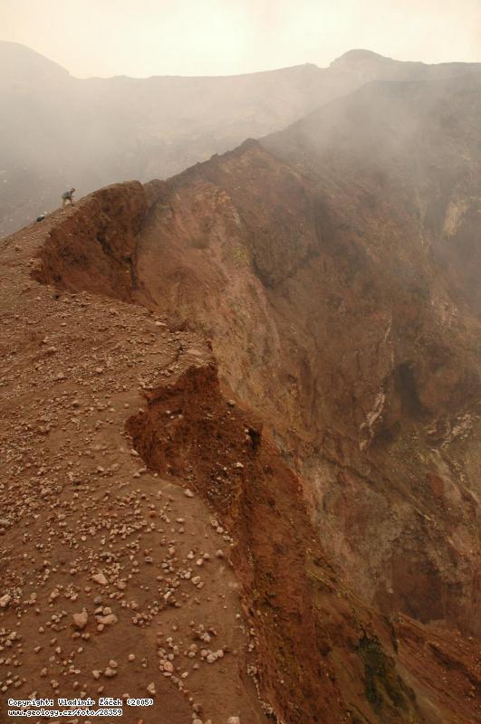 Photo San Cristbal: Climbing the active volcano San Cristbal in Nicaragua, 