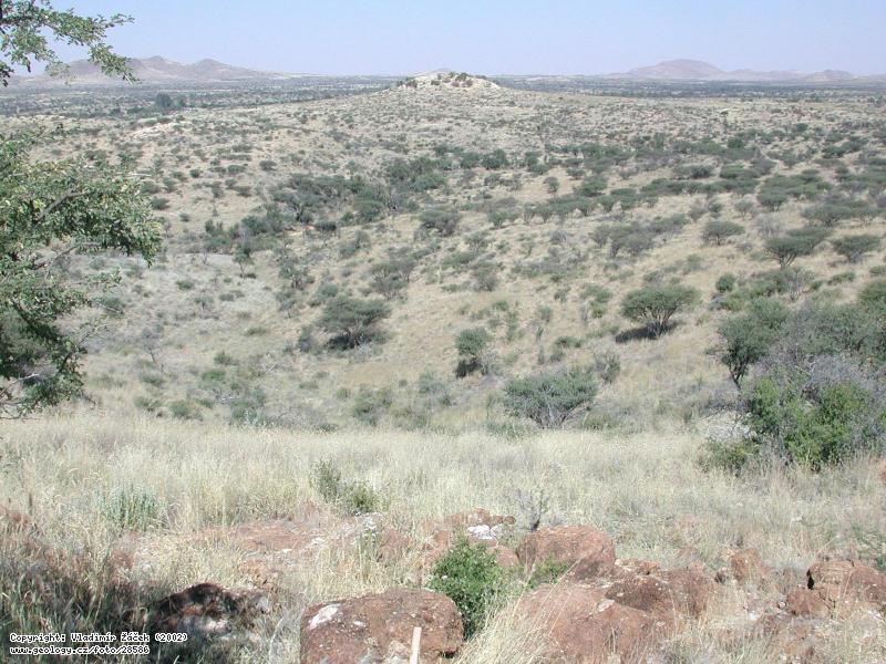 Fotografie Nambie-kemen: Prospekce na sklsk kemen v Nambii, 