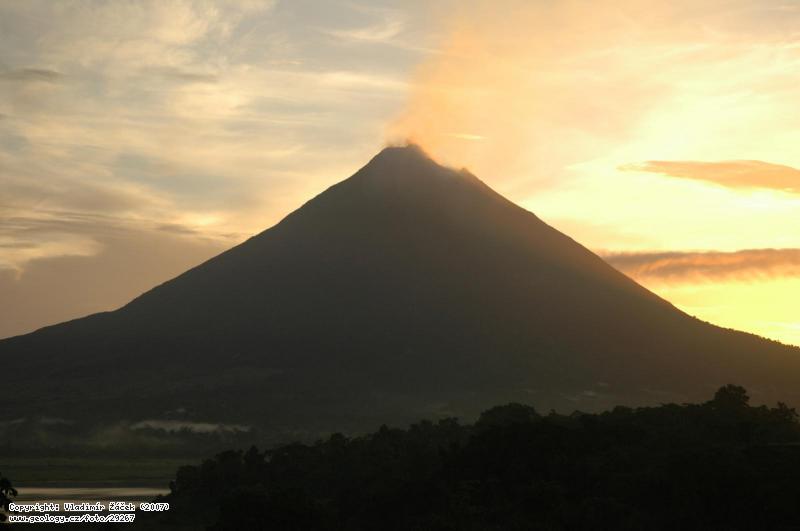 Photo Vulkn Arenal v Kostarice: Arenal Volcano in Costa Rica, 