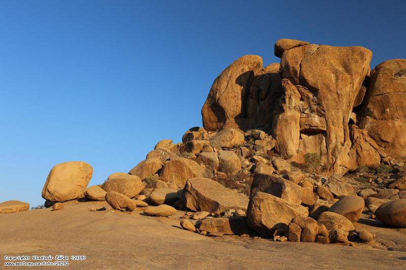 Fotografie Poho Erongo v Nambii: Granit v poho Erongo, centrln Nambie, 