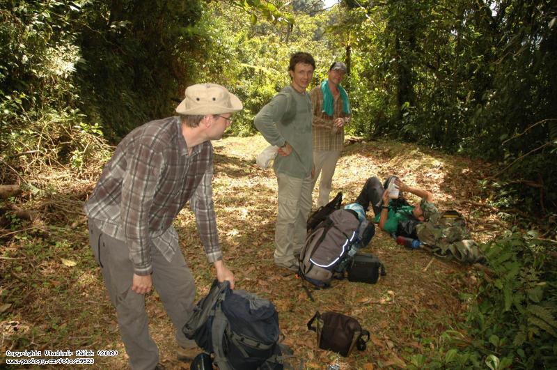 Fotografie V mlnm pralese Monteverde v Kostarice: Geologick mapovn v mlnm pralese Monteverde v Kostarice, 