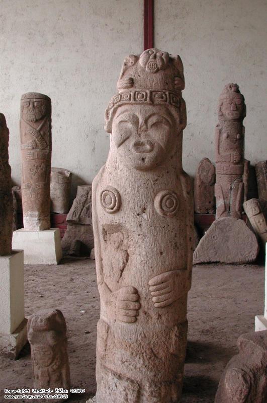 Photo Native American stone artifacts: Native American stone artifacts, Juigalpa Museum, Nicaragua, 