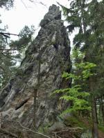 Ostrý kámen - Jehla - výchoz křemenných pískovců korycanských vrstev (svrchní cenoman) ve vrcholových partiích Kozích hřbetů., Markéta Vajskebrová, 2021