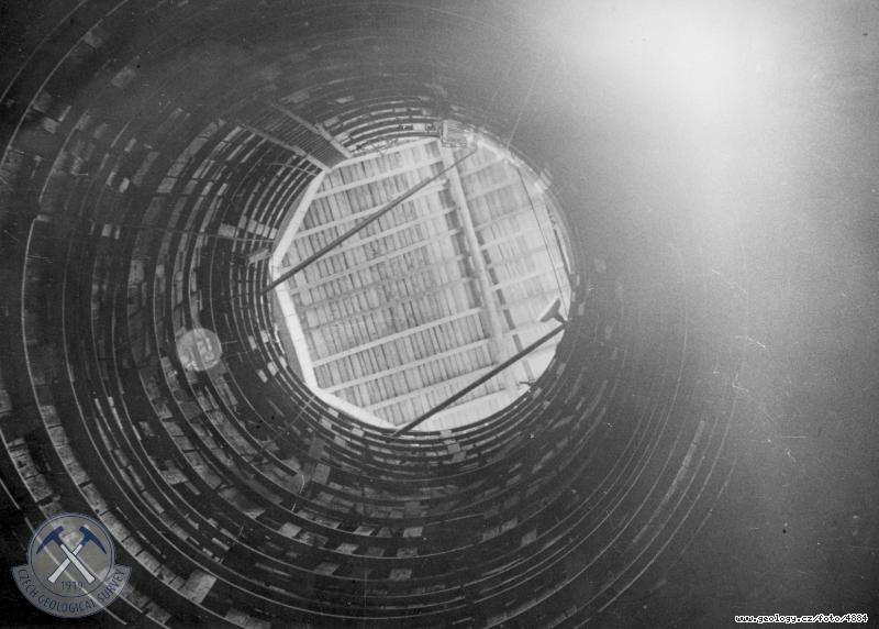 Fotografie : ab perspektiva vtrac achty na fljsk stran vodovodnho tunelu z Flj do enbachu., Flje