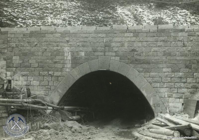 Fotografie : Portl odpadnho tunelu., Vy Brod