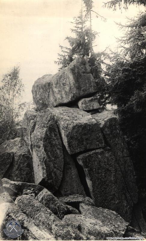 Fotografie : Ovtral dioritov bloky na hebenu Louovick hory cca 200m vch. od osy odpadnho tunelu., Louovick hora
