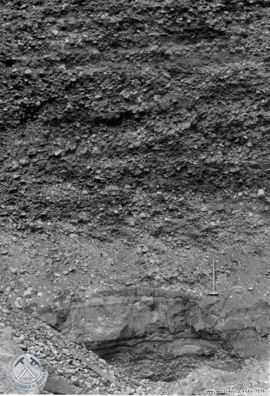 Fotografie : Terasov trkopsky v nadlo glacilakustrinnch sediment., Doln Beneov