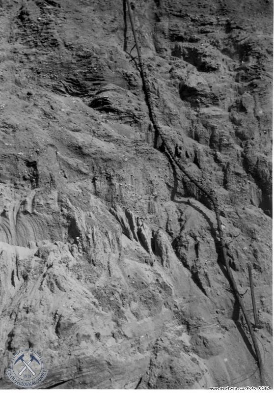 Fotografie : Detail stauchovanch glacilakustrinnch psk ve stedu stny pskovny., Rohov