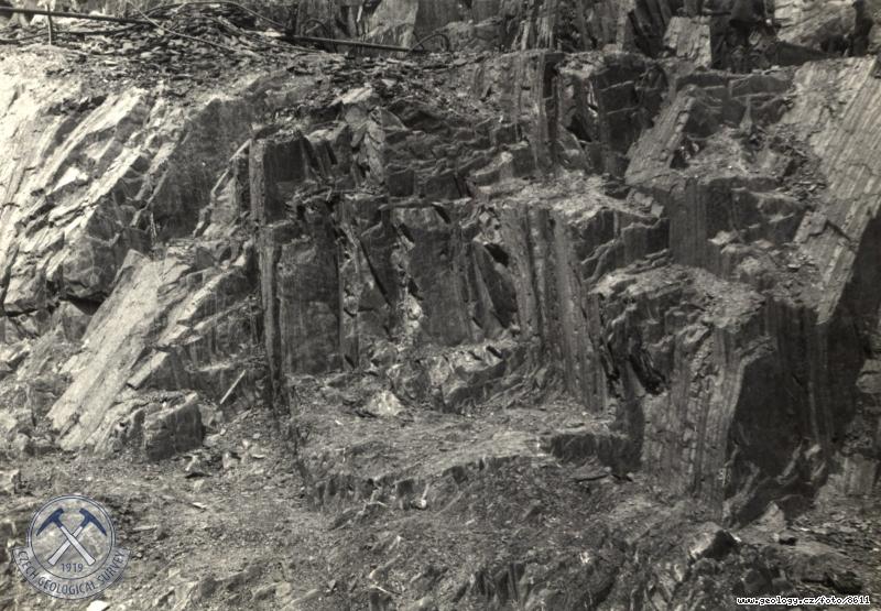 Fotografie : Vlom pro zakotven levho boku pehrady na Moravici. Kulmsk bidlice, zkladov pda pehrady, Kruberk