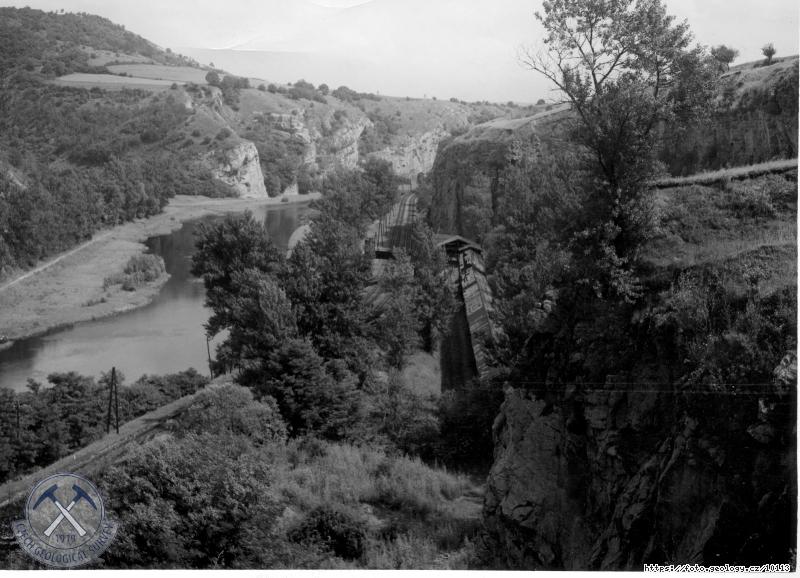 Fotografie : �dol� Berounky p�i �st� Ka��ku, devon., Beroun