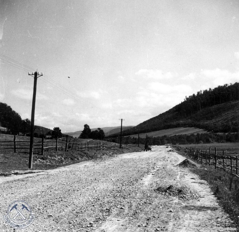 Fotografie : Pohled do p�ehradn�ho profilu proti toku., Adidovce