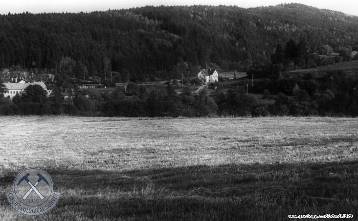 Fotografie : Morfologie vltavskho dol z levho behu proti st Mlnskho potoka, pohled po proudu Vltavy a pes eku. panorama z negativ . D-2685-6-7-8, st Mlnskho potoka