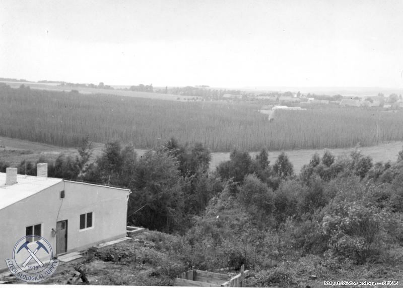 Fotografie : Panorama okol� skladu Geofondu, Lu�n� u Rakovn�ka., Lu�n� u Rakovn�ka.