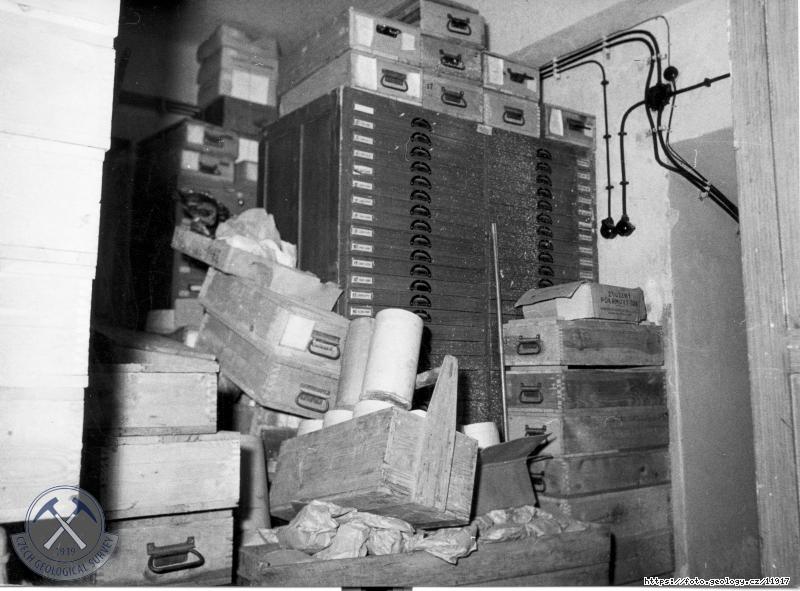 Fotografie : Suter�n v budov� ��G., Praha - Hradebn�