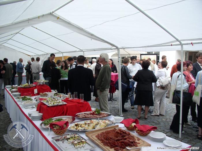 Fotografie Pedstaven nov geologick mapy: Pedstaven nov geologick mapy R 1:500 000, esk geologick sluba, Klrov