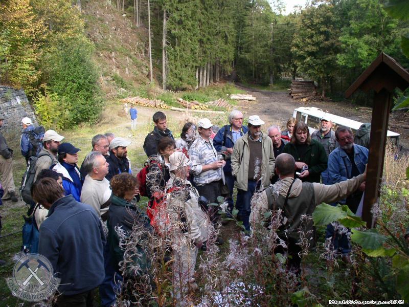 Fotografie 3. Sjezd �esk� geologick� spole�nosti: 3. Sjezd �esk� geologick� spole�nosti 19 - 22. 9. 2007 Volary - Exkurze �. 3 �dol�m Vydry, Ka�persk� Hory