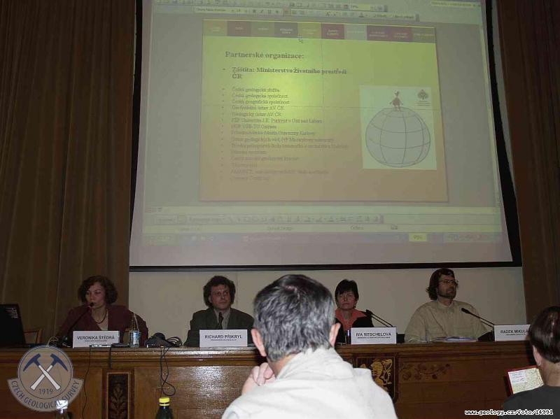 Fotografie Zahjen MRZP 2008: Tiskov konference podn pi pleitosti zahjen Mezinrodnho roku planety Zem 2008 , Praha