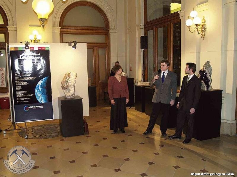 FOTO Vernisáž výstavy : Slavnostní zahájení nulté instalace putovní výstavy „Planeta Země mocná a zranitelná“, Praha Fotografie Vernisáž výstavy : Slavnostní zahájení nulté instalace putovní výstavy „Planeta Země mocná a zranitelná“, Praha