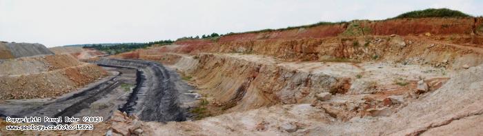 Fotografie Lom Brnk: Kdov kontinentln sedimenty v lomu Brnk u Kostelce nad ernmi Lesy, Brnk