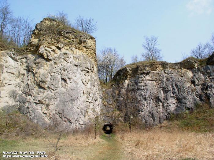FOTO Lom Na Kobyle: Lom Na Kobyle u Koněprus, Lom Na Kobyle Fotografie Lom Na Kobyle: Lom Na Kobyle u Koněprus, Lom Na Kobyle
