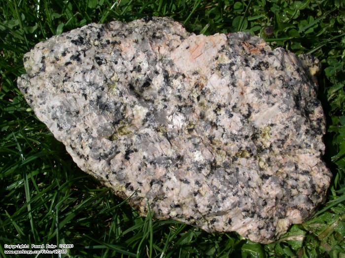Fotografie ula (granit): ula (granit), Odval u cnovho dolu u Pebuzi