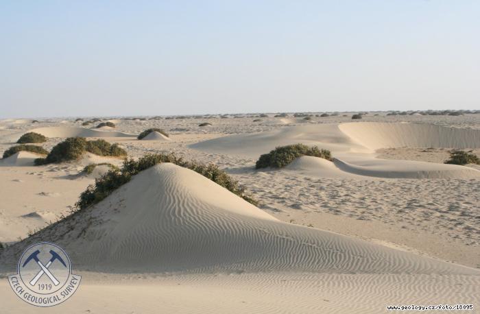 Photo : Eolian forms in Sechury Desert, Bayovar