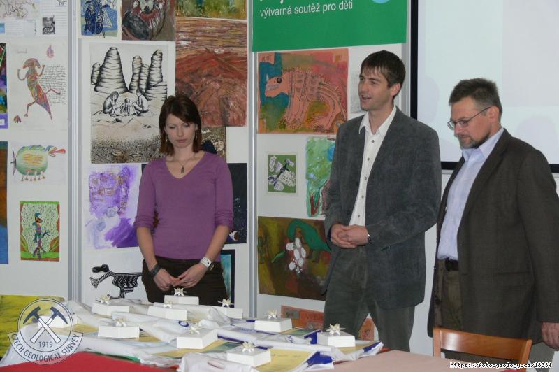 FOTO Můj kousek Země 2009: Slavnostní vyhlášení vítězů výtvarné soutěže pro děti a mládež Můj kousek Země 2009, ČGS - Klárov Fotografie Můj kousek Země 2009: Slavnostní vyhlášení vítězů výtvarné soutěže pro děti a mládež Můj kousek Země 2009, ČGS - Klárov