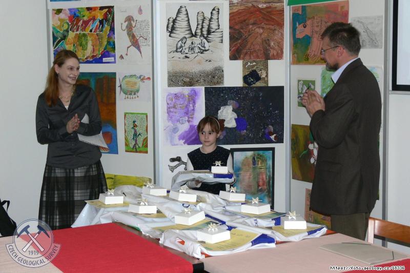 FOTO Můj kousek Země 2009: Slavnostní vyhlášení vítězů výtvarné soutěže pro děti a mládež Můj kousek Země 2009, ČGS - Klárov Fotografie Můj kousek Země 2009: Slavnostní vyhlášení vítězů výtvarné soutěže pro děti a mládež Můj kousek Země 2009, ČGS - Klárov